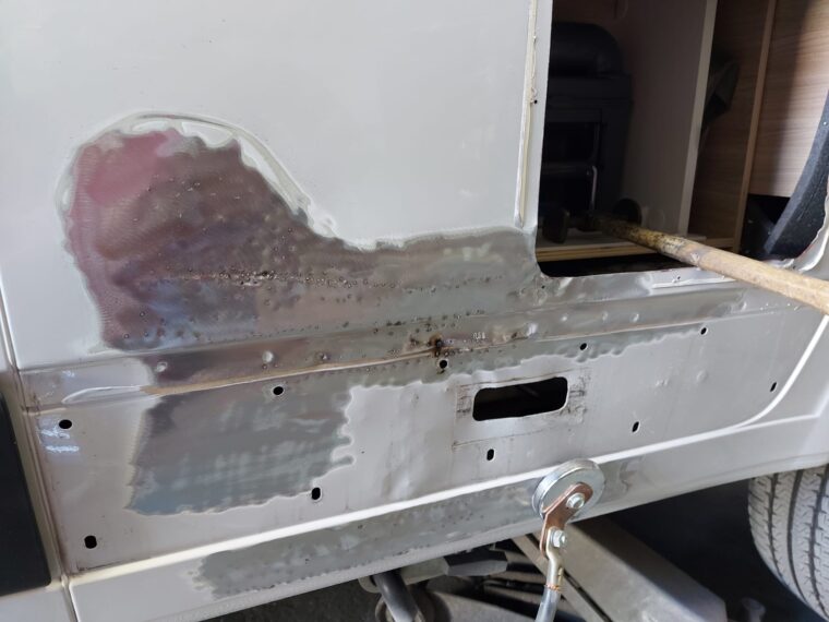 BAEB0BF4 EE2E 4C81 A9DB AD4D4C4F21B4